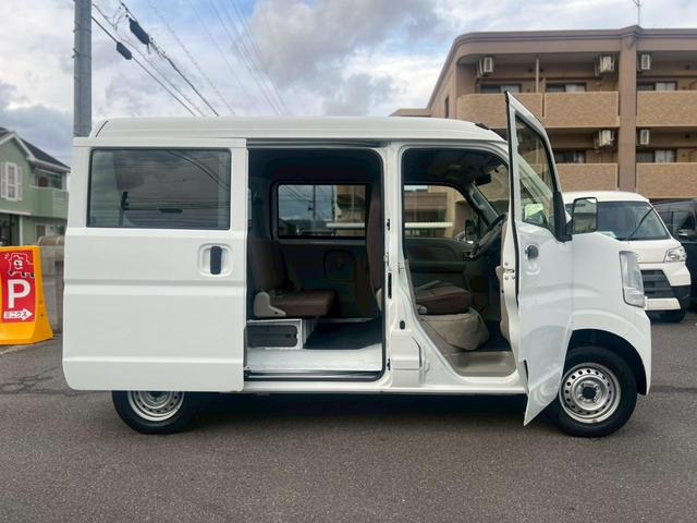 ���R�s�E�}���s���ӂŌy�o�����������̕��ɁB�����h���C�o�[�ɂ������₷���`�s�Ԃ�A�i�r�E�o�b�N�J�����t���ȂǁA���K�Ɏg����d�l�����ē��������܂��B