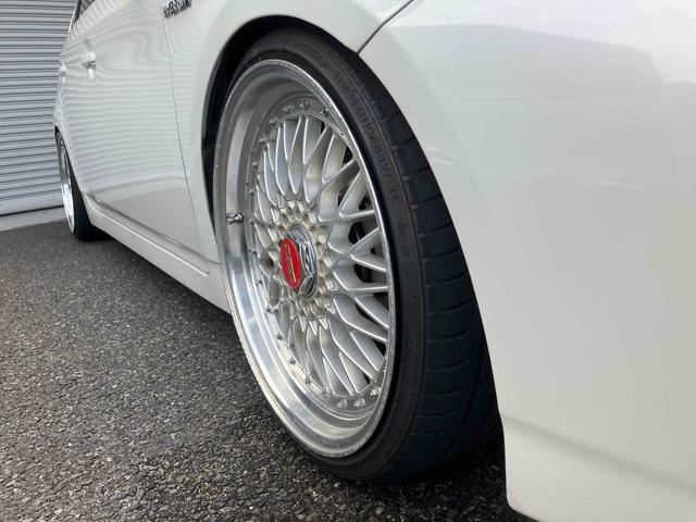 プリウス Ｇツーリングセレクション　サンルーフ　外品１９インチアルミ　ローダウン　ドライブレコーダー　ＥＴＣ　バックカメラ　９インチナビＴＶ　オートオートライト　ＬＥＤヘッドランプ　クルーズコントロール　パワーシート　スマートキー（22枚目）