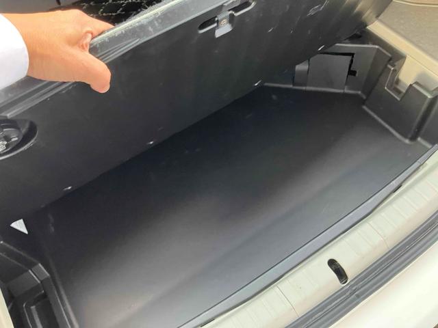 プリウス Ｇツーリングセレクション　サンルーフ　外品１９インチアルミ　ローダウン　ドライブレコーダー　ＥＴＣ　バックカメラ　９インチナビＴＶ　オートオートライト　ＬＥＤヘッドランプ　クルーズコントロール　パワーシート　スマートキー（37枚目）