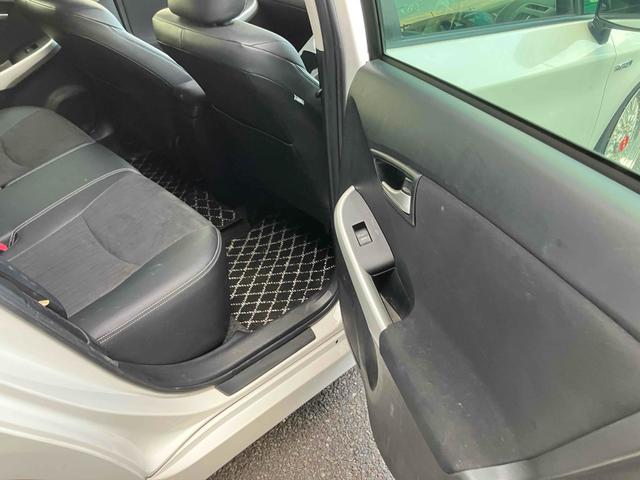 プリウス Ｇツーリングセレクション　サンルーフ　外品１９インチアルミ　ローダウン　ドライブレコーダー　ＥＴＣ　バックカメラ　９インチナビＴＶ　オートオートライト　ＬＥＤヘッドランプ　クルーズコントロール　パワーシート　スマートキー（39枚目）