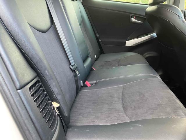 プリウス Ｇツーリングセレクション　サンルーフ　外品１９インチアルミ　ローダウン　ドライブレコーダー　ＥＴＣ　バックカメラ　９インチナビＴＶ　オートオートライト　ＬＥＤヘッドランプ　クルーズコントロール　パワーシート　スマートキー（40枚目）