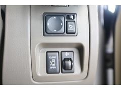【電動格納ミラー】ボタン一つでミラーの開閉が可能。お好みの位置に微調整して安全運転出来ますね♪ 5