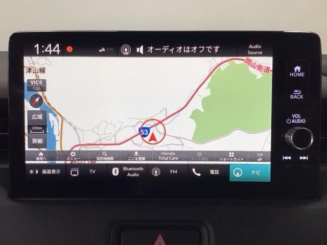 ヴェゼル ｅ：ＨＥＶＺ　ＬＥＤライト・ホンダＣＯＮＮＥＣＴ・メモリナビ・バックカメラ・純正ＡＷ・ＥＴＣ　衝突回避支援ブレーキ機能　１オナ　スマキ　Ｐトランク　フルオートエアコン　エアバッグ　両席エアバック　Ｒカメ　ソナー（25枚目）