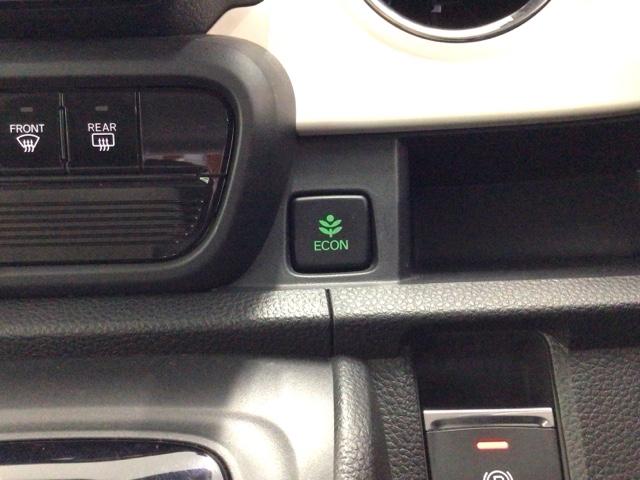 ★ＥＣＯＮスイッチ★　エコドライブを加速しよう！スイッチをＯＮにすると、運転の仕方によるロスを抑え込み燃費をよくするようクルマが頑張ります（＊＾ー＾＊）燃費向上にチャレンジ♪