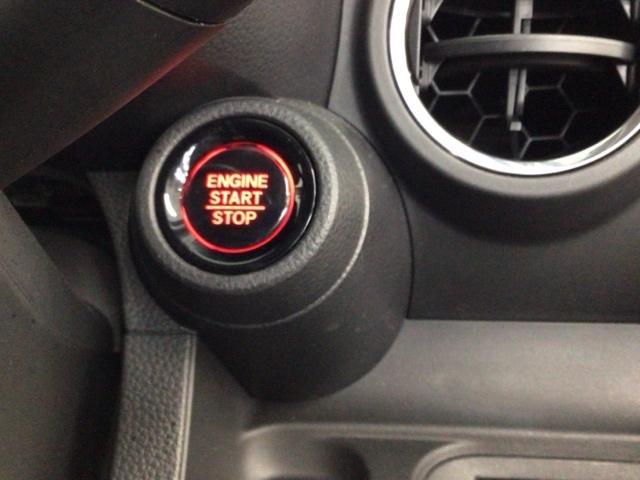 【スマートキー】持っているだけでエンジン始動や、ドアロックの開閉まで出来ちゃう賢く便利なスマートキーを装備！暗くなってもキー穴を捜す必要が無くとっても便利ですから人気の装備です♪