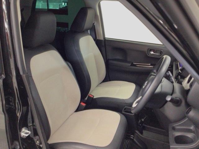 【前席】充分な広さを確保した、快適な前席！インテリアカラーも落ち着いたお色です♪センターアームレストも付いて、リラックスした姿勢で運転していただけます♪