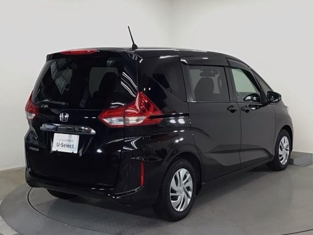 フリード G LED・フルセグ・メモリナビ・DVD・バックカメラ・シートヒーター・ETC Aクルーズ 3列シート LEDヘッドライト パワーウインドウ 地デジ Rカメラ イモビ VSA USB エアコン エアバッグ(4枚目)