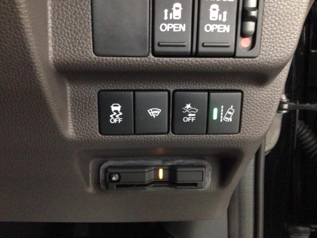 フリード G LED・フルセグ・メモリナビ・DVD・バックカメラ・シートヒーター・ETC Aクルーズ 3列シート LEDヘッドライト パワーウインドウ 地デジ Rカメラ イモビ VSA USB エアコン エアバッグ(6枚目)