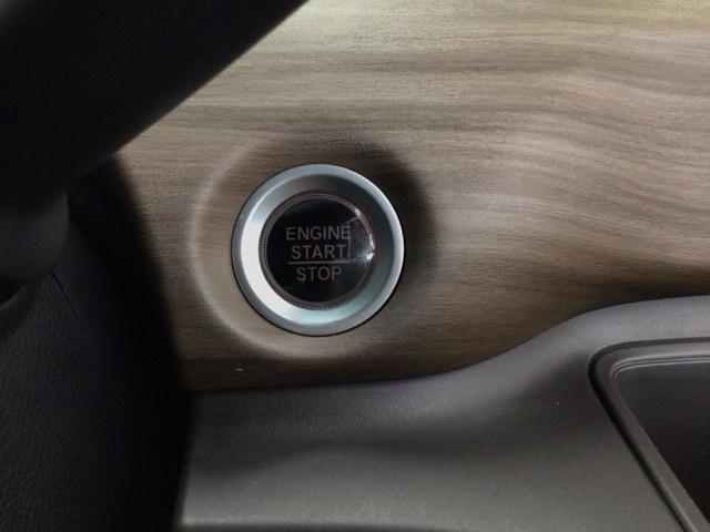 フリード G LED・フルセグ・メモリナビ・DVD・バックカメラ・シートヒーター・ETC Aクルーズ 3列シート LEDヘッドライト パワーウインドウ 地デジ Rカメラ イモビ VSA USB エアコン エアバッグ(12枚目)