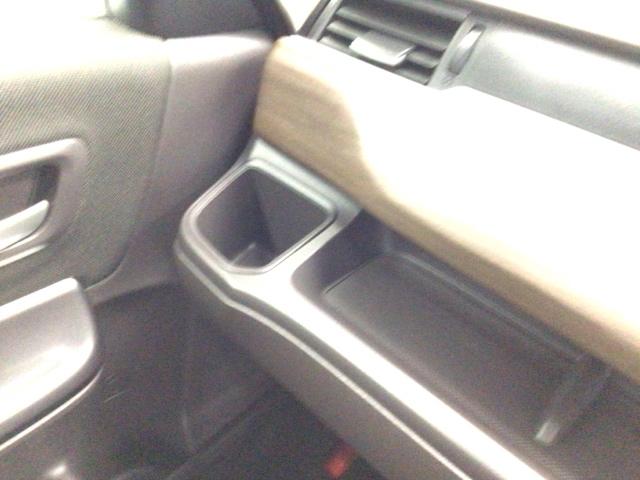 フリード G LED・フルセグ・メモリナビ・DVD・バックカメラ・シートヒーター・ETC Aクルーズ 3列シート LEDヘッドライト パワーウインドウ 地デジ Rカメラ イモビ VSA USB エアコン エアバッグ(22枚目)