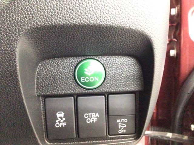 ★ＥＣＯＮスイッチ★　エコドライブを加速しよう！スイッチをＯＮにすると、運転の仕方によるロスを抑え込み燃費をよくするようクルマが頑張ります（＊＾ー＾＊）燃費向上にチャレンジ♪