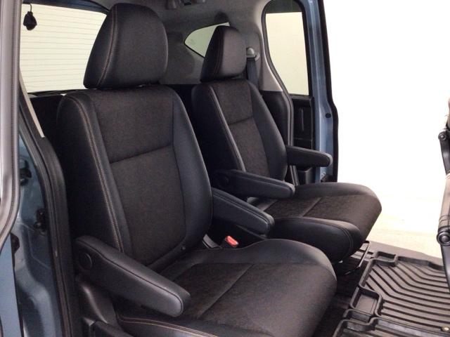 フリードハイブリッド ハイブリッド・クロスターホンダセンシング LED・フルセグ・メモリナビ・バックカメラ・純正AW・シートヒーター・ETC 両側Pスライドドア USB オートクルーズコントロール ワンオ-ナ- パーキングセンサー DVD再生可能 LEDライト(14枚目)