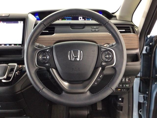 フリードハイブリッド ハイブリッド・クロスターホンダセンシング LED・フルセグ・メモリナビ・バックカメラ・純正AW・シートヒーター・ETC 両側Pスライドドア USB オートクルーズコントロール ワンオ-ナ- パーキングセンサー DVD再生可能 LEDライト(17枚目)