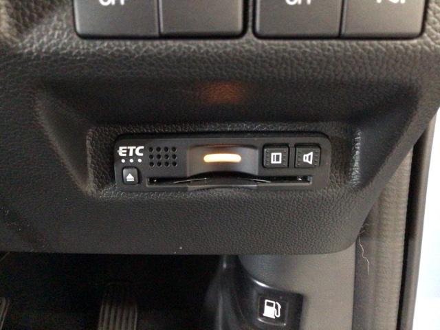 フリードハイブリッド ハイブリッド・クロスターホンダセンシング LED・フルセグ・メモリナビ・バックカメラ・純正AW・シートヒーター・ETC 両側Pスライドドア USB オートクルーズコントロール ワンオ-ナ- パーキングセンサー DVD再生可能 LEDライト(22枚目)