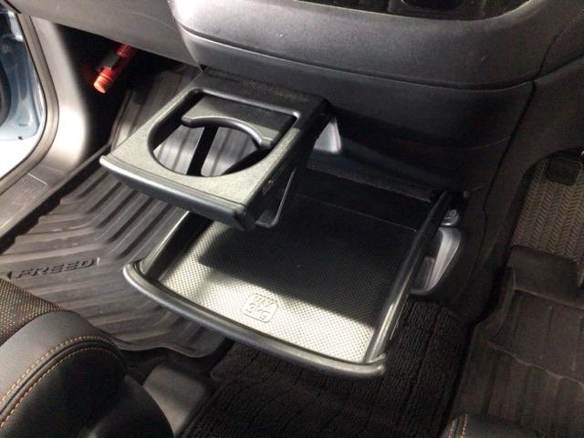 フリードハイブリッド ハイブリッド・クロスターホンダセンシング LED・フルセグ・メモリナビ・バックカメラ・純正AW・シートヒーター・ETC 両側Pスライドドア USB オートクルーズコントロール ワンオ-ナ- パーキングセンサー DVD再生可能 LEDライト(24枚目)