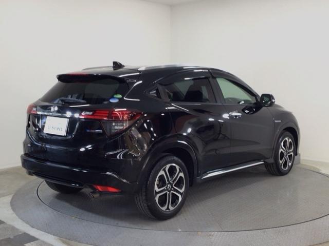 ヴェゼル ハイブリッドZ・ホンダセンシング LED・フルセグ・メモリナビ・バックカメラ・純正AW・シートヒーター・ETC レーダーサポート 1オーナ- DVD再生機能 横滑り防止システム バックアイカメラ 盗難防止装置 シートヒーター付 ABS(4枚目)