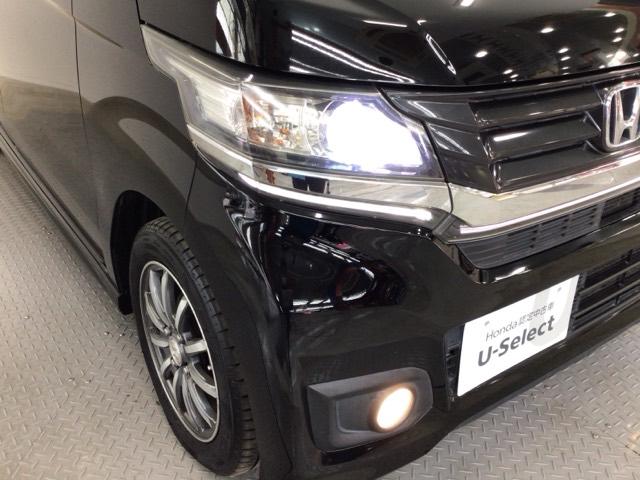 【ＨＩＤヘッドライト】夜間や雨天時でも遠くまでしっかりと見渡せ、安全性と安心感を高めるディスチャージヘッドライト装備！フォグライトも装備しておりますので、夜道での安心感が更にＵＰです！