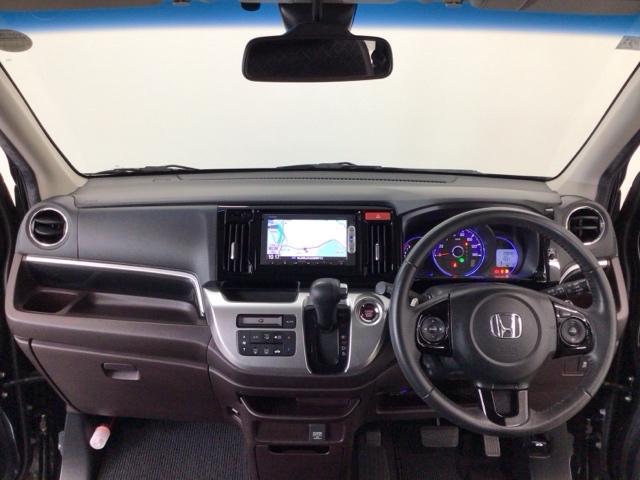 【前方視界】開放的な前方視界！運転がしやすく疲れにくいです♪窓が大きく、見通しがとっても良いおクルマですよ♪