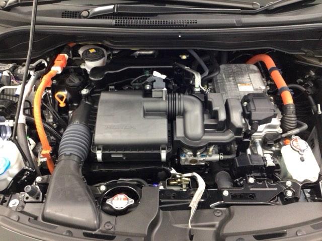 フィット ｅ：ＨＥＶホームブラックスタイル　デモカーＵＰ・ＬＥＤ・フルセグ・ホンダＣＯＮＮＥＣＴ・純正ＡＷ・ＥＴＣ　全周囲カメラ　オートライト　Ｂカメラ　１オーナー　ＬＥＤライト　クリアランスソナー　サイドＳＲＳ　オートクルーズコントロール（20枚目）