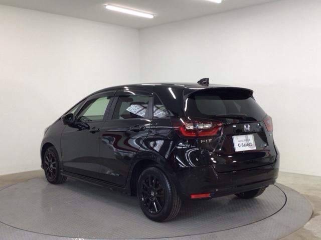 フィット ｅ：ＨＥＶホームブラックスタイル　デモカーＵＰ・ＬＥＤ・フルセグ・ホンダＣＯＮＮＥＣＴ・純正ＡＷ・ＥＴＣ　全周囲カメラ　オートライト　Ｂカメラ　１オーナー　ＬＥＤライト　クリアランスソナー　サイドＳＲＳ　オートクルーズコントロール（32枚目）