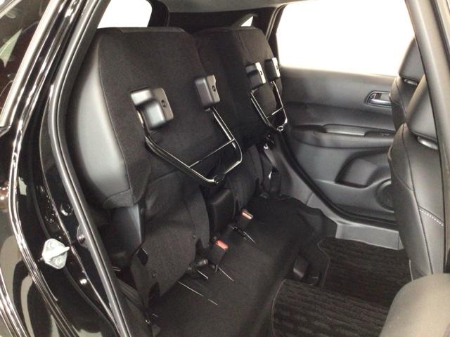 フィット ｅ：ＨＥＶホームブラックスタイル　デモカーＵＰ・ＬＥＤ・フルセグ・ホンダＣＯＮＮＥＣＴ・純正ＡＷ・ＥＴＣ　全周囲カメラ　オートライト　Ｂカメラ　１オーナー　ＬＥＤライト　クリアランスソナー　サイドＳＲＳ　オートクルーズコントロール（41枚目）