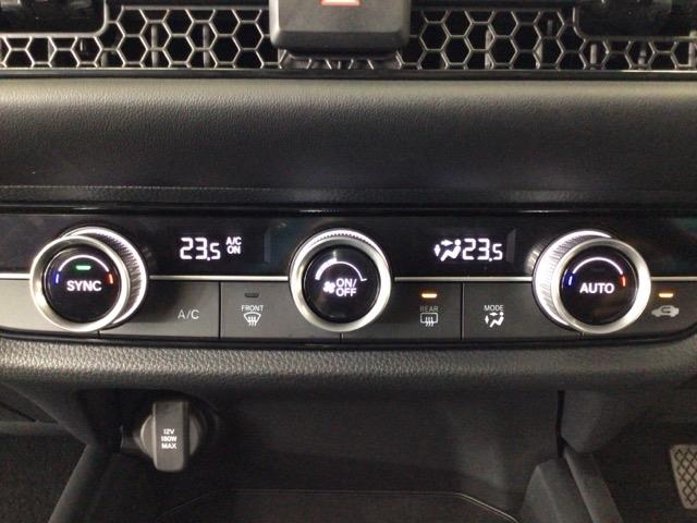 ZR-V X デモカーUP・LED・フルセグ・メモリナビ・純正AW・ホンダCONNECT 1オーナー クリアランスソナー 地デジ Bカメ オートクルーズコントロール ESC サイドカーテンエアバック エアコン(18枚目)