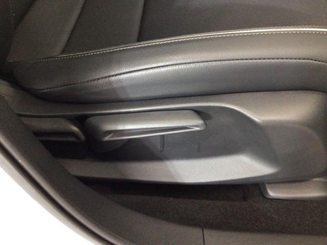 ZR-V X デモカーUP・LED・フルセグ・メモリナビ・純正AW・ホンダCONNECT 1オーナー クリアランスソナー 地デジ Bカメ オートクルーズコントロール ESC サイドカーテンエアバック エアコン(31枚目)