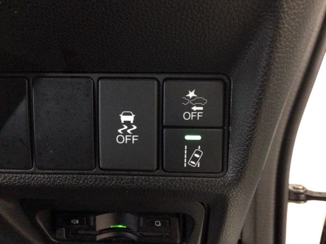 ステップワゴンスパーダ スパーダ・クールスピリットホンダセンシング　ＬＥＤ・フルセグ・メモリナビ・後席モニター・純正ＡＷ・両側電動ドア・ＥＴＣ　サイドエアバック　スマートキ　左右電動スライドドア　バックモニタ　Ｗエアコン　地ＴＶ　ナビ＆ＴＶ　三列シート　ＵＳＢ　ＡＡＣ（8枚目）