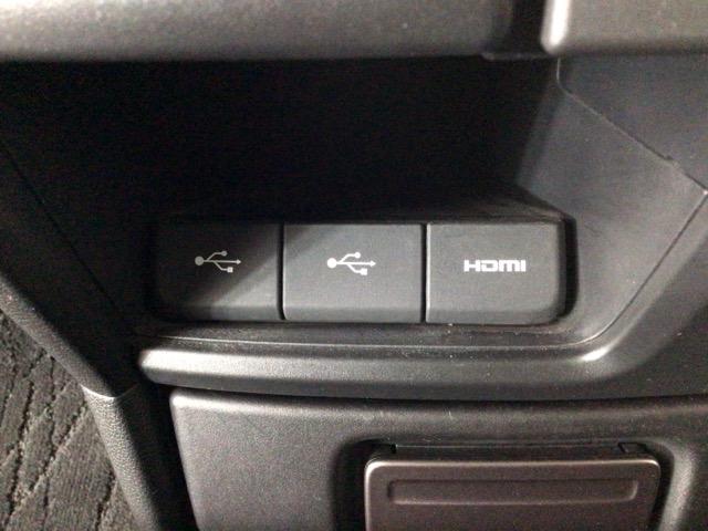 ステップワゴンスパーダ スパーダ・クールスピリットホンダセンシング　ＬＥＤ・フルセグ・メモリナビ・後席モニター・純正ＡＷ・両側電動ドア・ＥＴＣ　サイドエアバック　スマートキ　左右電動スライドドア　バックモニタ　Ｗエアコン　地ＴＶ　ナビ＆ＴＶ　三列シート　ＵＳＢ　ＡＡＣ（10枚目）