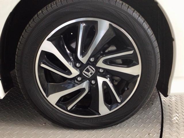 ステップワゴンスパーダ スパーダ・クールスピリットホンダセンシング　ＬＥＤ・フルセグ・メモリナビ・後席モニター・純正ＡＷ・両側電動ドア・ＥＴＣ　サイドエアバック　スマートキ　左右電動スライドドア　バックモニタ　Ｗエアコン　地ＴＶ　ナビ＆ＴＶ　三列シート　ＵＳＢ　ＡＡＣ（11枚目）