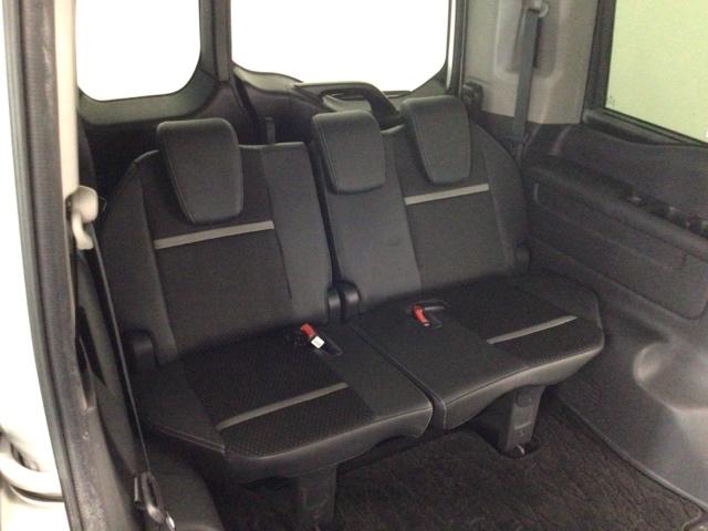 ステップワゴンスパーダ スパーダ・クールスピリットホンダセンシング　ＬＥＤ・フルセグ・メモリナビ・後席モニター・純正ＡＷ・両側電動ドア・ＥＴＣ　サイドエアバック　スマートキ　左右電動スライドドア　バックモニタ　Ｗエアコン　地ＴＶ　ナビ＆ＴＶ　三列シート　ＵＳＢ　ＡＡＣ（13枚目）