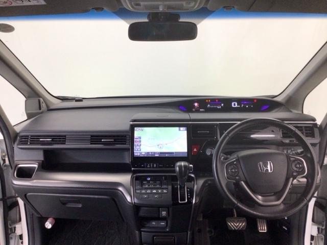 ステップワゴンスパーダ スパーダ・クールスピリットホンダセンシング　ＬＥＤ・フルセグ・メモリナビ・後席モニター・純正ＡＷ・両側電動ドア・ＥＴＣ　サイドエアバック　スマートキ　左右電動スライドドア　バックモニタ　Ｗエアコン　地ＴＶ　ナビ＆ＴＶ　三列シート　ＵＳＢ　ＡＡＣ（16枚目）