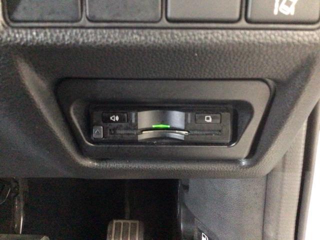 ステップワゴンスパーダ スパーダ・クールスピリットホンダセンシング　ＬＥＤ・フルセグ・メモリナビ・後席モニター・純正ＡＷ・両側電動ドア・ＥＴＣ　サイドエアバック　スマートキ　左右電動スライドドア　バックモニタ　Ｗエアコン　地ＴＶ　ナビ＆ＴＶ　三列シート　ＵＳＢ　ＡＡＣ（21枚目）