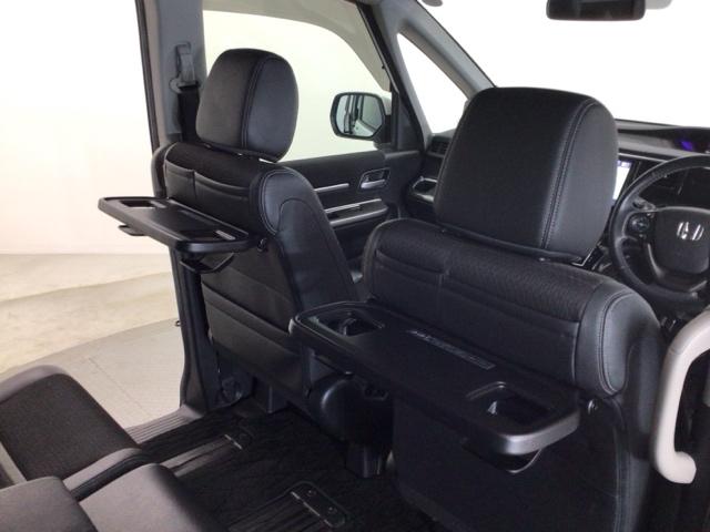 ステップワゴンスパーダ スパーダ・クールスピリットホンダセンシング　ＬＥＤ・フルセグ・メモリナビ・後席モニター・純正ＡＷ・両側電動ドア・ＥＴＣ　サイドエアバック　スマートキ　左右電動スライドドア　バックモニタ　Ｗエアコン　地ＴＶ　ナビ＆ＴＶ　三列シート　ＵＳＢ　ＡＡＣ（35枚目）