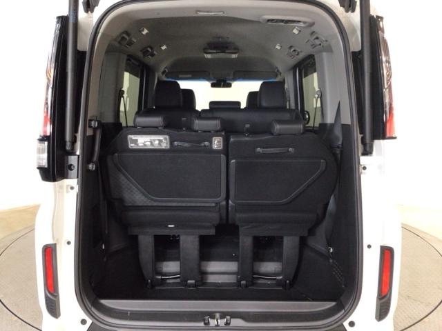 ステップワゴンスパーダ スパーダ・クールスピリットホンダセンシング　ＬＥＤ・フルセグ・メモリナビ・後席モニター・純正ＡＷ・両側電動ドア・ＥＴＣ　サイドエアバック　スマートキ　左右電動スライドドア　バックモニタ　Ｗエアコン　地ＴＶ　ナビ＆ＴＶ　三列シート　ＵＳＢ　ＡＡＣ（36枚目）