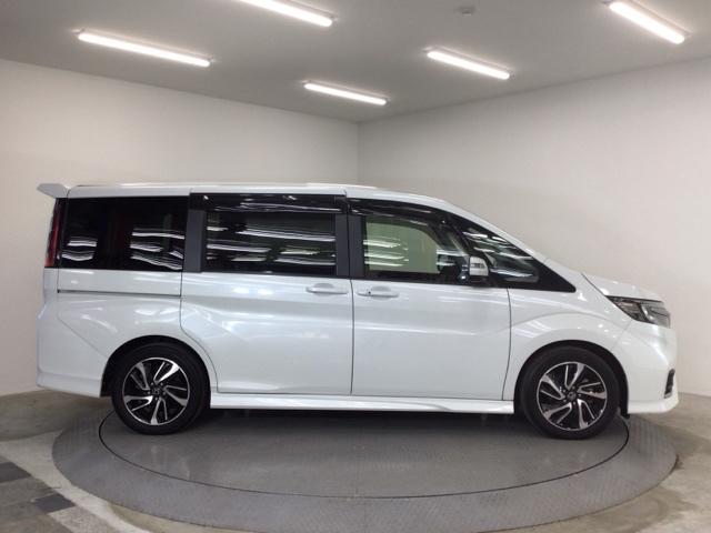 ステップワゴンスパーダ スパーダ・クールスピリットホンダセンシング　ＬＥＤ・フルセグ・メモリナビ・後席モニター・純正ＡＷ・両側電動ドア・ＥＴＣ　サイドエアバック　スマートキ　左右電動スライドドア　バックモニタ　Ｗエアコン　地ＴＶ　ナビ＆ＴＶ　三列シート　ＵＳＢ　ＡＡＣ（39枚目）