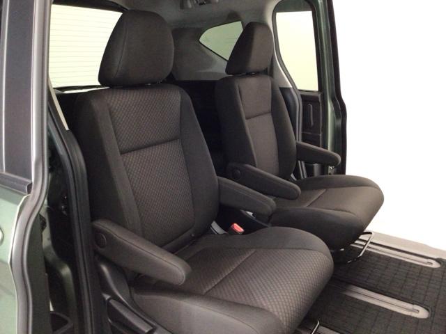 フリード Ｇ　レンタＵＰ・フルセグ・メモリナビ・バックカメラ・シートヒーター・ＥＴＣ　Ａクルーズ　３列シート　ＬＥＤヘッドライト　パワーウインドウ　地デジ　Ｒカメラ　イモビ　ＶＳＡ　ＵＳＢ　ドライブレコーダー（14枚目）