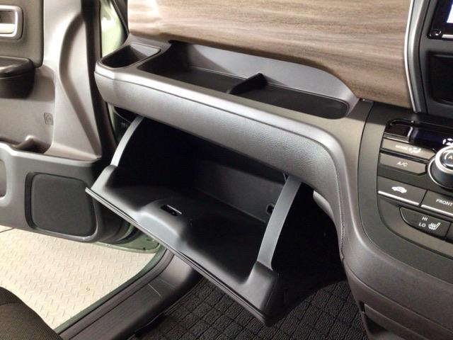 フリード Ｇ　レンタＵＰ・フルセグ・メモリナビ・バックカメラ・シートヒーター・ＥＴＣ　Ａクルーズ　３列シート　ＬＥＤヘッドライト　パワーウインドウ　地デジ　Ｒカメラ　イモビ　ＶＳＡ　ＵＳＢ　ドライブレコーダー（32枚目）