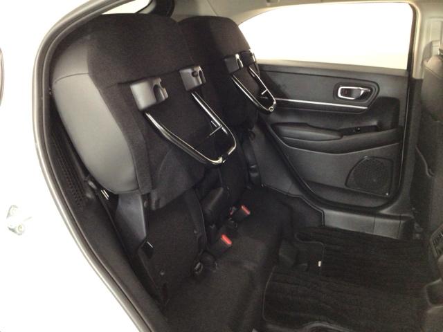 ヴェゼル ｅ：ＨＥＶＺ　ＬＥＤ・フルセグ・メモリナビ・バックカメラ・純正ＡＷ・ホンダＣＯＮＮＥＣＴ　衝突回避支援ブレーキ機能　１オナ　スマキ　Ｐトランク　フルオートエアコン　エアバッグ　両席エアバック　Ｒカメ　ＬＥＤランプ（34枚目）