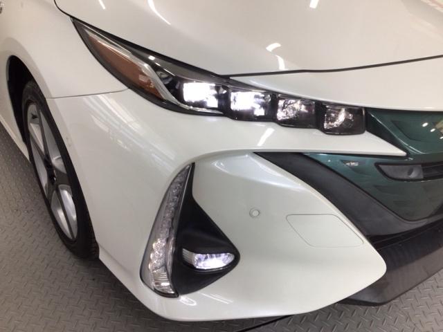 プリウスＰＨＶ Ａプレミアム　ＬＥＤ・フルセグ・メモリナビ・バックカメラ・純正ＡＷ・シートヒーター・ＥＴＣ　ソナー　ＬＥＤライト　横滑り防止機能　黒革シート　イモビライザー　Ｂカメラ　パワステ　オートエアコン　１オーナー　ＡＢＳ（3枚目）