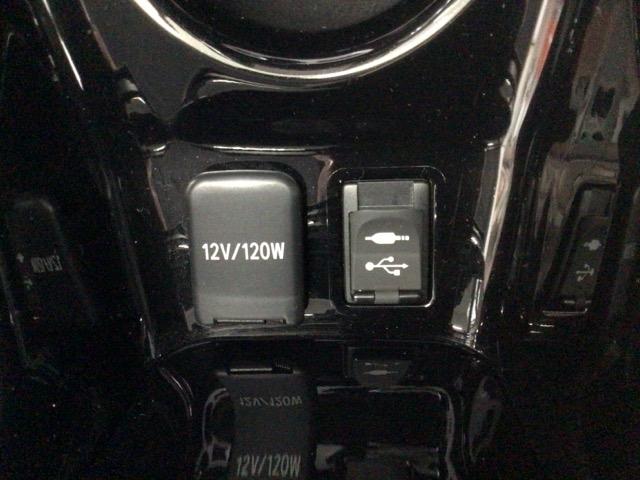 プリウスＰＨＶ Ａプレミアム　ＬＥＤ・フルセグ・メモリナビ・バックカメラ・純正ＡＷ・シートヒーター・ＥＴＣ　ソナー　ＬＥＤライト　横滑り防止機能　黒革シート　イモビライザー　Ｂカメラ　パワステ　オートエアコン　１オーナー　ＡＢＳ（9枚目）