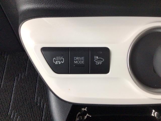 プリウスＰＨＶ Ａプレミアム　ＬＥＤ・フルセグ・メモリナビ・バックカメラ・純正ＡＷ・シートヒーター・ＥＴＣ　ソナー　ＬＥＤライト　横滑り防止機能　黒革シート　イモビライザー　Ｂカメラ　パワステ　オートエアコン　１オーナー　ＡＢＳ（35枚目）