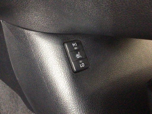 プリウスＰＨＶ Ａプレミアム　ＬＥＤ・フルセグ・メモリナビ・バックカメラ・純正ＡＷ・シートヒーター・ＥＴＣ　ソナー　ＬＥＤライト　横滑り防止機能　黒革シート　イモビライザー　Ｂカメラ　パワステ　オートエアコン　１オーナー　ＡＢＳ（36枚目）