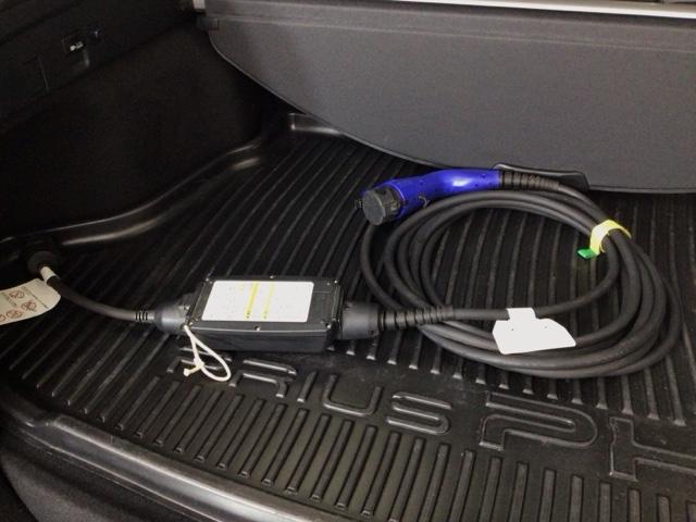 プリウスＰＨＶ Ａプレミアム　ＬＥＤ・フルセグ・メモリナビ・バックカメラ・純正ＡＷ・シートヒーター・ＥＴＣ　ソナー　ＬＥＤライト　横滑り防止機能　黒革シート　イモビライザー　Ｂカメラ　パワステ　オートエアコン　１オーナー　ＡＢＳ（46枚目）