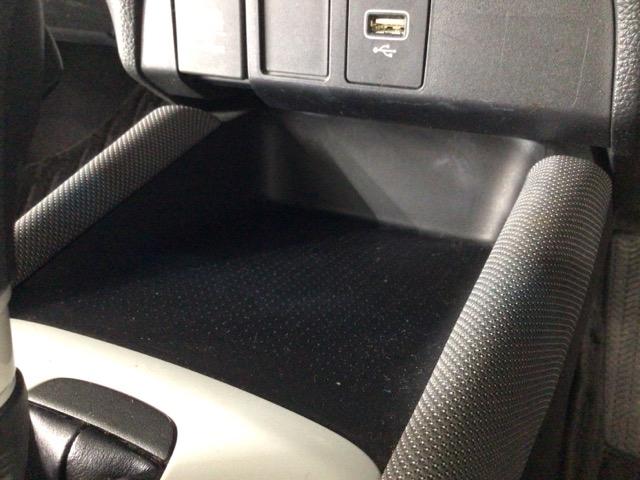 フィット e:HEVクロスター LED・フルセグ・メモリナビ・バックカメラ・純正AW・ホンダCONNECT 衝突回避システム 1オーナー フルオートエアコン 前後センサー LEDランプ エアバッグ サイドエアバック 地デジ VSA(27枚目)