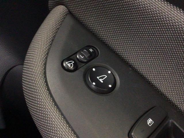 フィット e:HEVクロスター LED・フルセグ・メモリナビ・バックカメラ・純正AW・ホンダCONNECT 衝突回避システム 1オーナー フルオートエアコン 前後センサー LEDランプ エアバッグ サイドエアバック 地デジ VSA(35枚目)