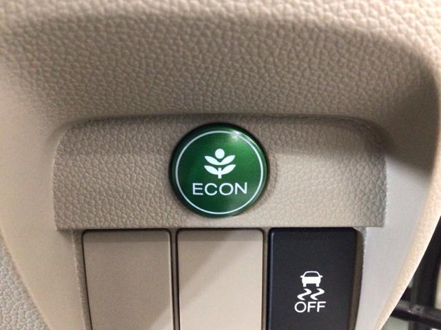 Ｎ－ＯＮＥ Ｇ・Ｌパッケージ　ＨＩＤ・ＣＤ・バックカメラ・純正ＡＷ・ＥＣＯＮスイッチ・スマートキー・ＥＴＣ　１オーナー　ｉストップ　ベンチＳ　盗難防止　フルオートエアコン　パワーウィンドウ　助手席エアバック　ＵＳＢ　ＥＳＣ　ＡＢＳ（11枚目）