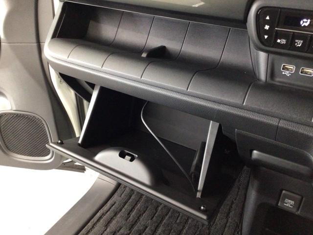 Ｎ－ＷＧＮカスタム Ｌ・ターボホンダセンシング　ＬＥＤ・フルセグ・メモリナビ・バックカメラ・純正ＡＷ・シートヒーター・ＥＴＣ　ブレーキサポート　盗難警報装置　横滑り防止機能　サイドエアバック　クルーズＣ　クリアランスソナ　ＬＥＤヘッド　リヤカメラ（21枚目）