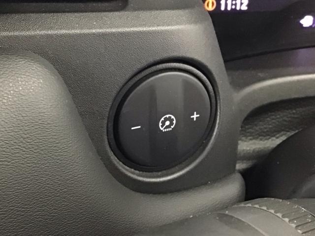 ヴェゼル ｅ：ＨＥＶＺ　ＬＥＤ・フルセグ・メモリナビ・バックカメラ・純正ＡＷ・シートヒーター・ＥＴＣ　衝突回避支援ブレーキ機能　１オナ　スマキ　Ｐトランク　フルオートエアコン　Ｄレコ　エアバッグ　両席エアバック　Ｒカメ（19枚目）