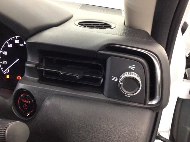 ヴェゼル ｅ：ＨＥＶＺ　ＬＥＤ・フルセグ・メモリナビ・バックカメラ・純正ＡＷ・シートヒーター・ＥＴＣ　衝突回避支援ブレーキ機能　１オナ　スマキ　Ｐトランク　フルオートエアコン　Ｄレコ　エアバッグ　両席エアバック　Ｒカメ（20枚目）